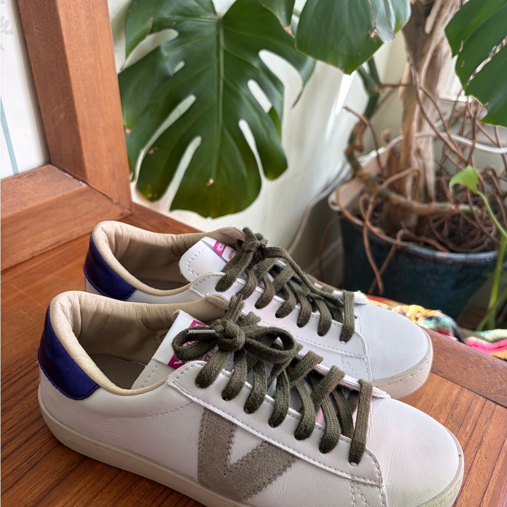 Veja White and Purple Sneakers - Picture 2 of 5